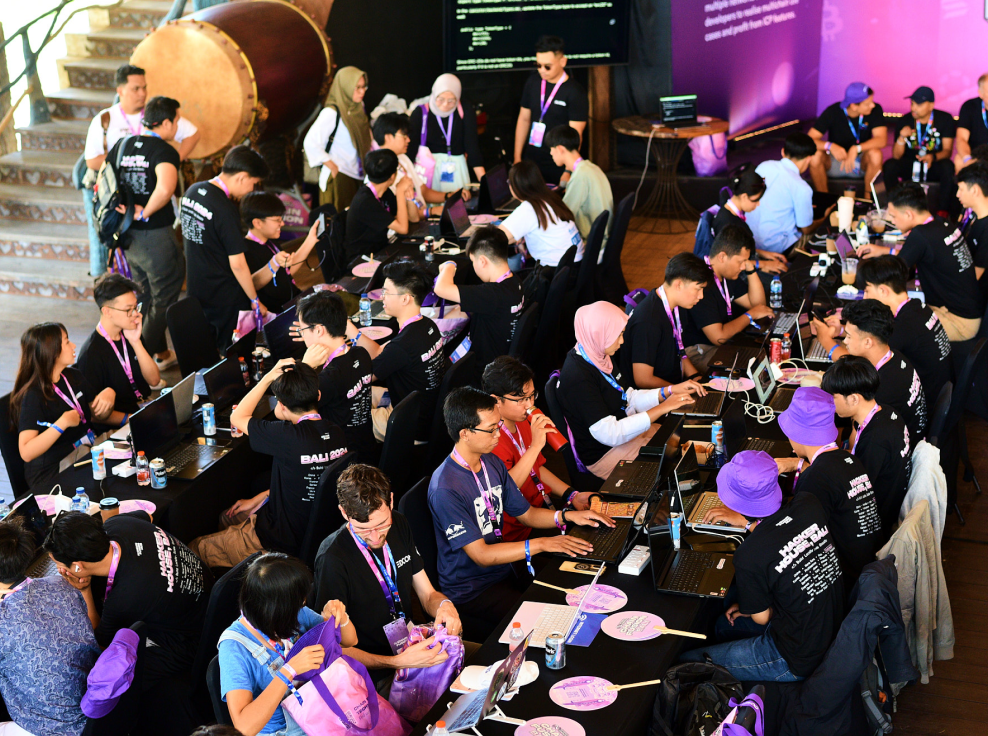 Coinfest Asia exhibition crowd
